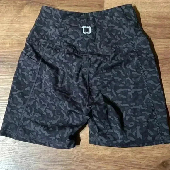 TwoTags Athletic Shorts - Picture 3 of 7